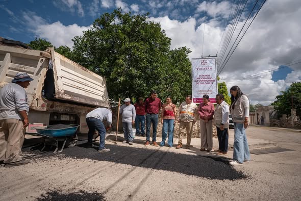 En el sur,oriente y poniente de merida repavimentacion y bacheo de calles que han sido olvidadas por muchos años