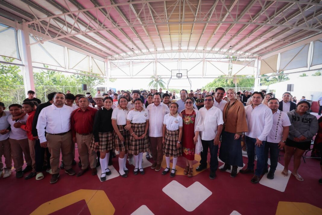 Las Coloradas recibe domo escolar y rehabilitación de cancha.Viviendas y gestiones para recuperar el muelle