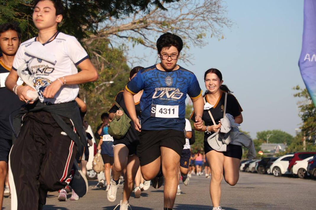 La Universidad Autónoma de Yucatán UADY vive el Encuentro Azul con la Carrera “Vuelve a Casa”