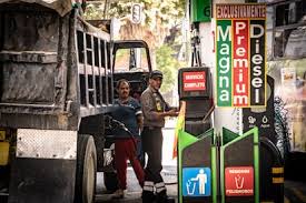 Hacienda reactiva subsidios para gasolinas Magna y Premium, y aumenta el de diésel a 61.80%