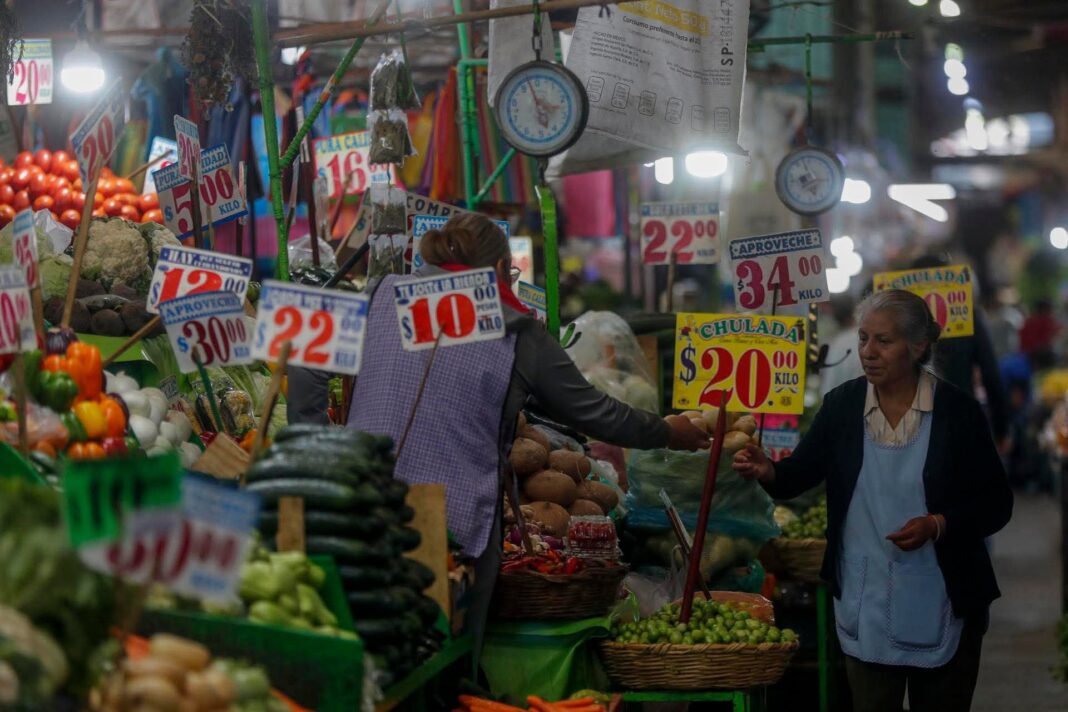 Hila la inflación 4 quincenas a la baja; se ubica en 4.11% anual: Inegi