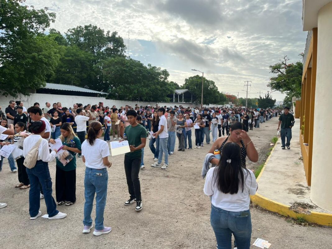 UADY inicia aplicación del EXANI-II con más de 7 mil aspirantes a licenciatura UADY inicia aplicación del EXANI-II con más de 7 mil aspirantes a licenciatura