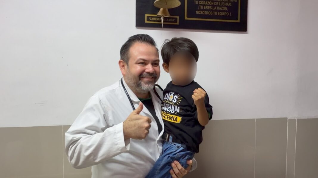 Eathan toca la “Campana de la Vida” al ganar lucha contra cáncer en la UMAE del IMSS en Yucatán Eathan toca la “Campana de la Vida” al ganar lucha contra cáncer en la UMAE del IMSS en Yucatán