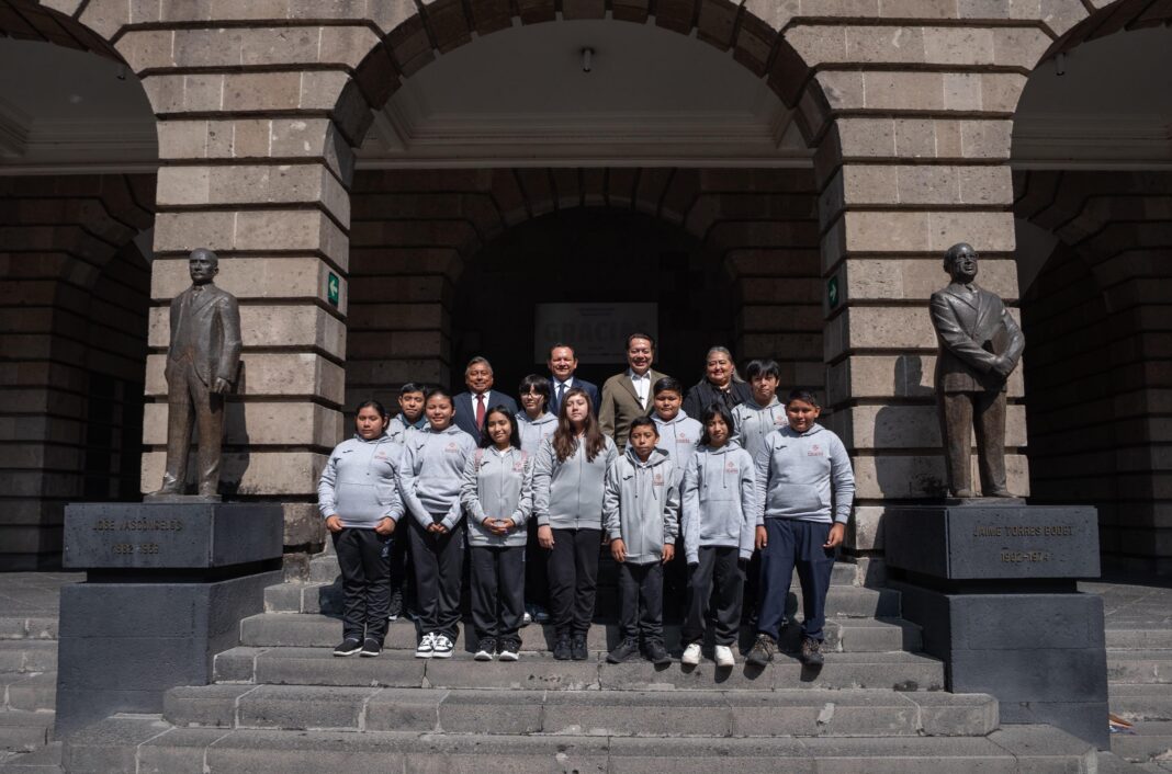 Gobernador Joaquín Díaz Mena lleva talento yucateco a la SEP: niñas y niños se reúnen con Mario Delgado en CDMX Gobernador Joaquín Díaz Mena lleva talento yucateco a la SEP: niñas y niños se reúnen con Mario Delgado en CDMX