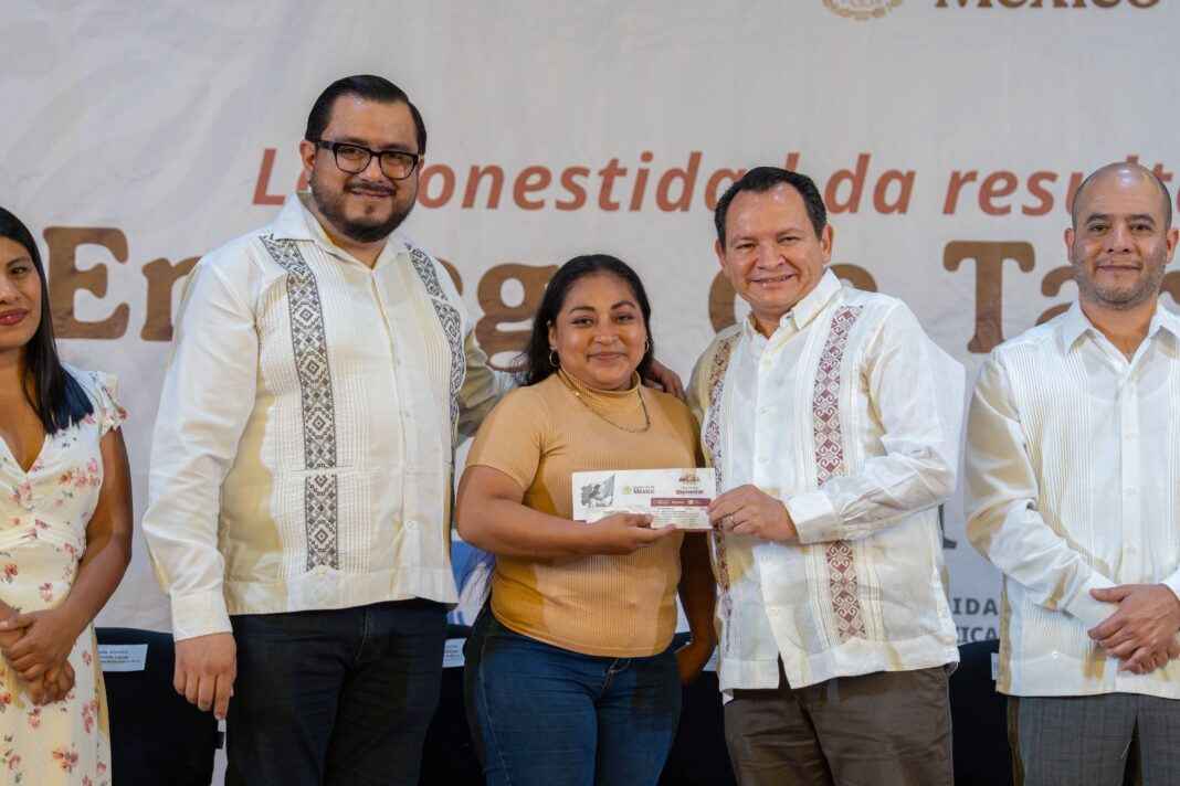 Más de 61 millones de pesos benefician a 70 comunidades mayas de Yucatán: Joaquín Huacho Díaz Mena Más de 61 millones de pesos benefician a 70 comunidades mayas de Yucatán: Joaquín Huacho Díaz Mena