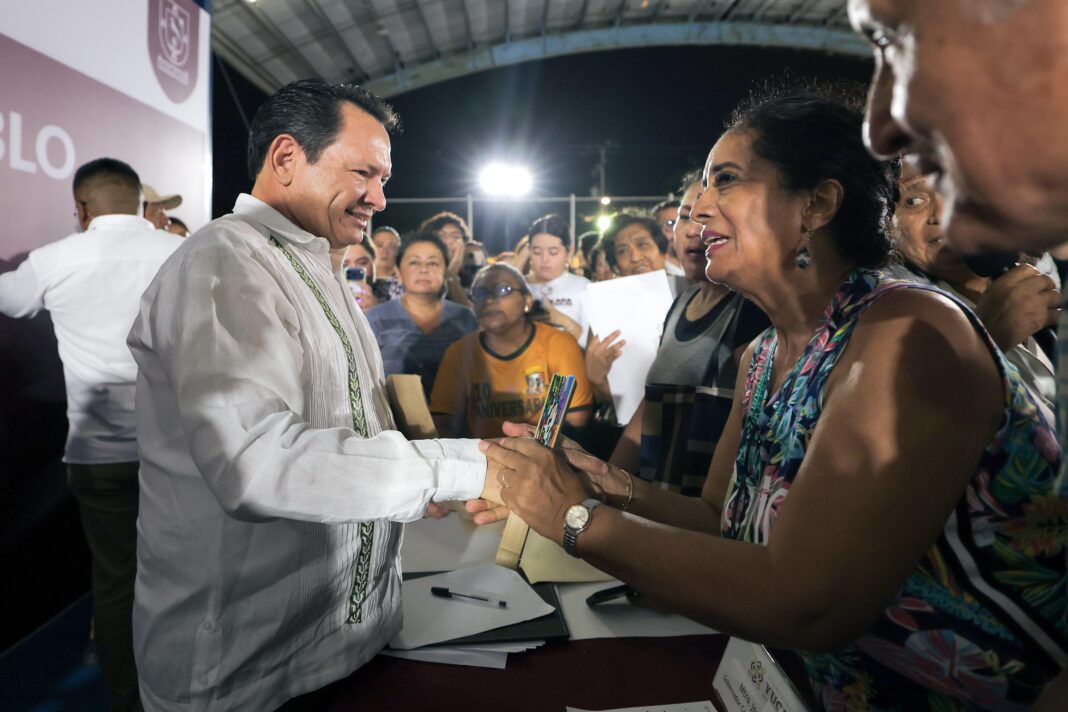 Con Dialogos con el Pueblo el Gobernador Joaquín Huacho Díaz Mena atiende personalmente a vecinas y vecinos de El Roble Agrícola Con Dialogos con el Pueblo el Gobernador Joaquín Huacho Díaz Mena atiende personalmente a vecinas y vecinos de El Roble Agrícola