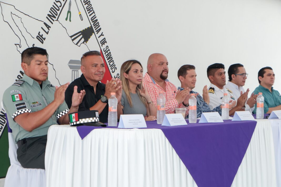 Inicia torneo de futbol que une a las Fuerzas Armadas, la Guardia Nacional y trabajadores aeroportuarios Inicia torneo de futbol que une a las Fuerzas Armadas, la Guardia Nacional y trabajadores aeroportuarios