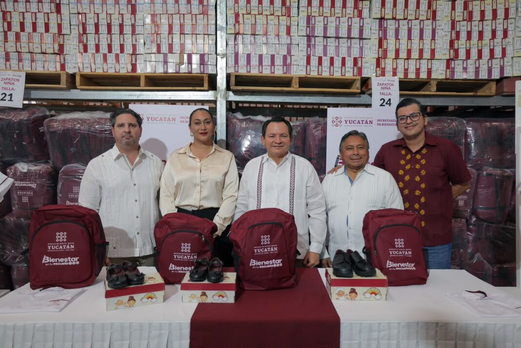 El Gobernador Joaquín Díaz Mena inició distribución de paquetes escolares «Bienestar en tu Escuela» El Gobernador Joaquín Díaz Mena inició distribución de paquetes escolares «Bienestar en tu Escuela»