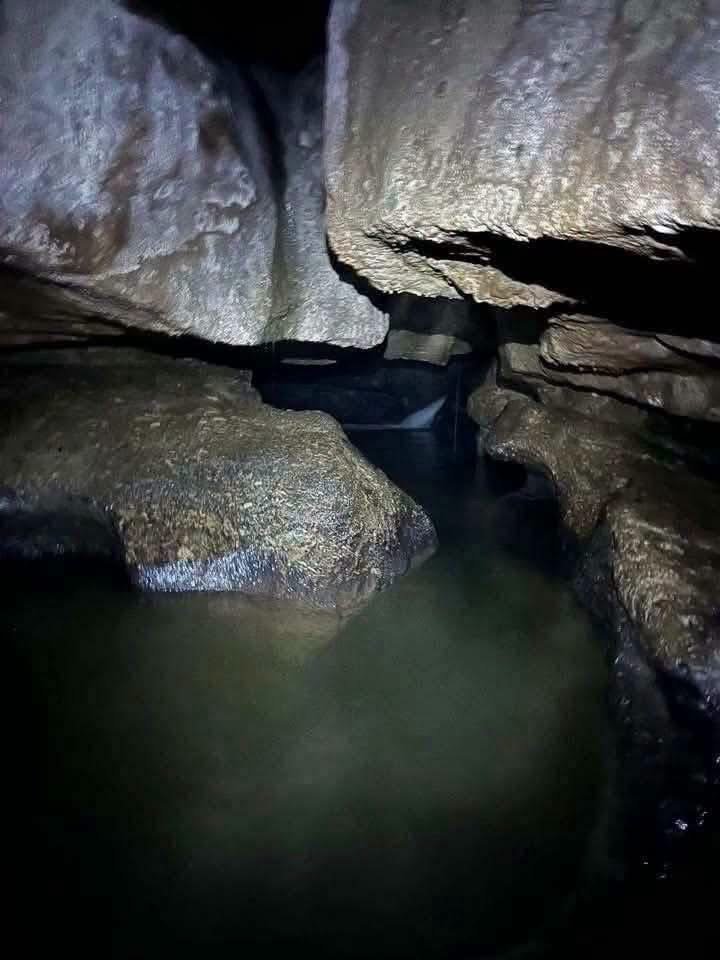 Crecida repentina del agua deja a una familia atrapada en una gruta de Puebla; continúa operativo de rescate Crecida repentina del agua deja a una familia atrapada en una gruta de Puebla; continúa operativo de rescate