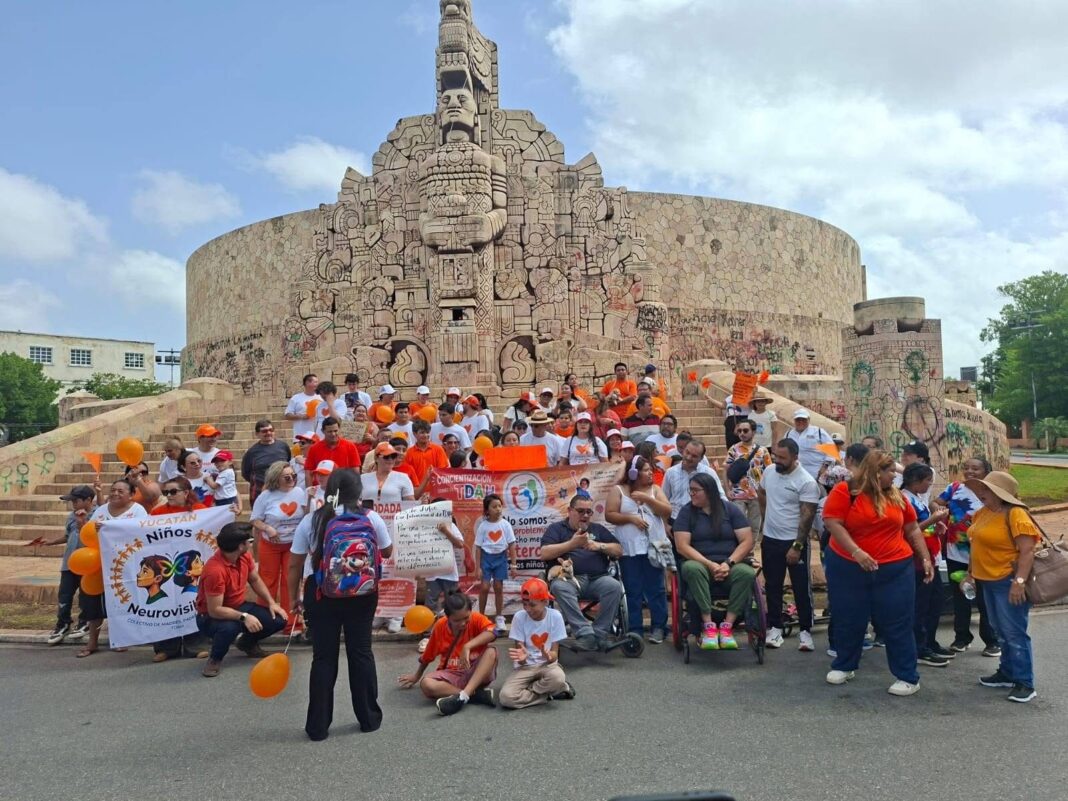 Familias recorren Paseo de Montejo para promover la inclusión y crear conciencia sobre el TDAH Familias recorren Paseo de Montejo para promover la inclusión y crear conciencia sobre el TDAH