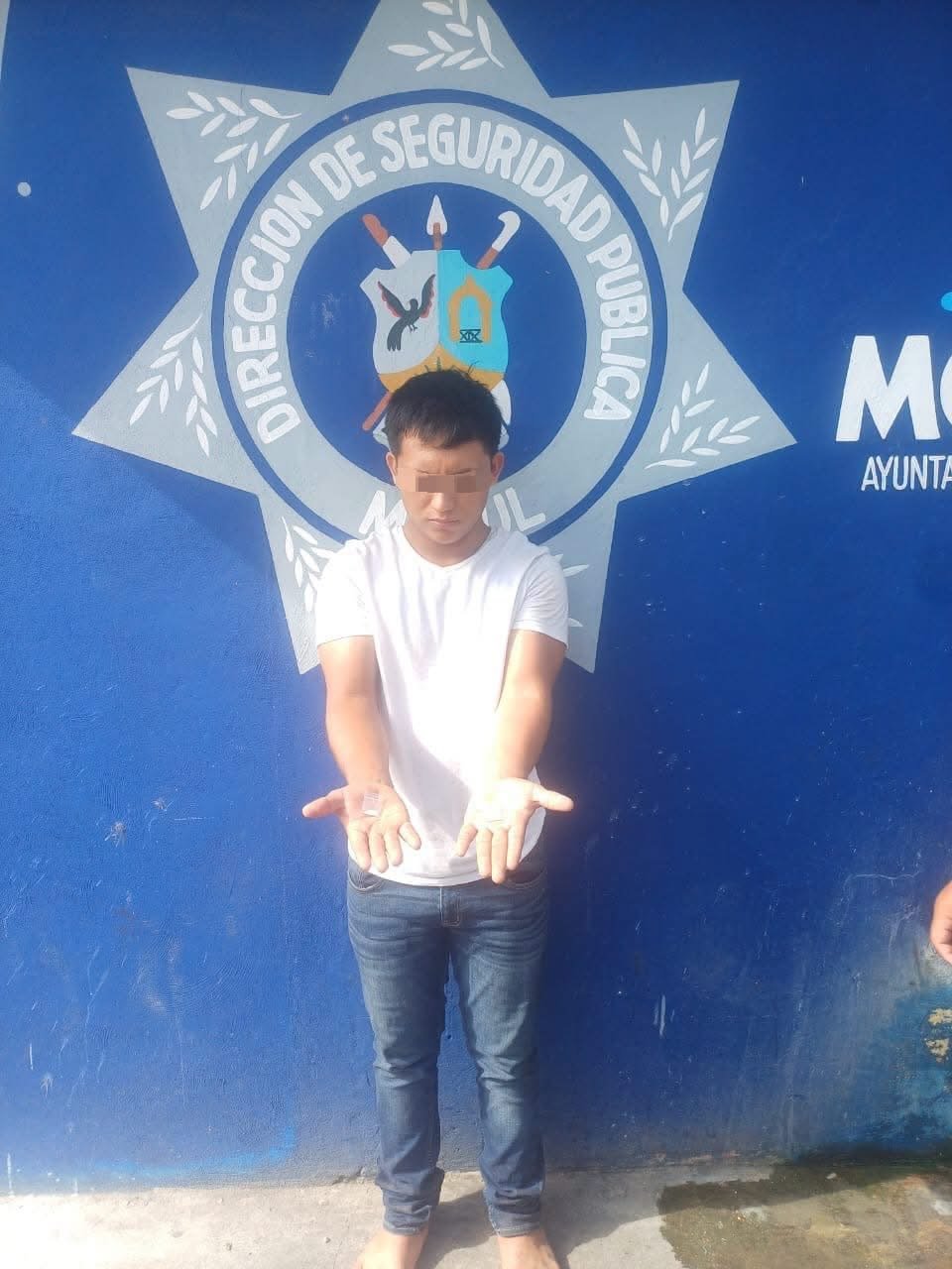 Detienen en Motul a hombre señalado por presunto acoso callejero; le aseguran sustancia con características de droga Detienen en Motul a hombre señalado por presunto acoso callejero; le aseguran sustancia con características de droga