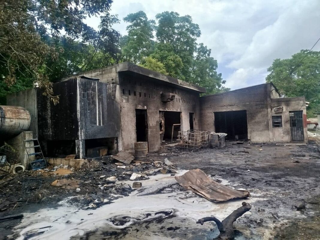 Se incendia bodega en Kanasín; rápida respuesta evita una tragedia mayor Se incendia bodega en Kanasín; rápida respuesta evita una tragedia mayor