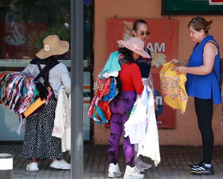 Informalidad domina el mercado laboral en Yucatán; cerca de 360 mil personas trabajan sin prestaciones Informalidad domina el mercado laboral en Yucatán; cerca de 360 mil personas trabajan sin prestaciones