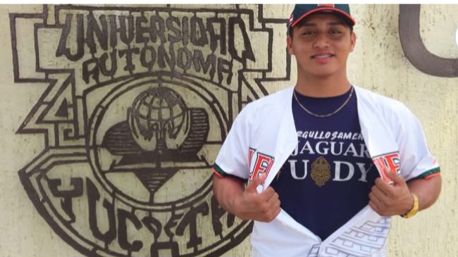 Estudiante de la UABIC de la UADY firma con Leones de Yucatán como pitcher profesional Estudiante de la UABIC de la UADY firma con Leones de Yucatán como pitcher profesional