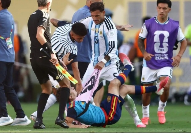 FIFA investigará a cuatro argentinos y un español por agresiones en la final del Mundial FIFA investigará a cuatro argentinos y un español por agresiones en la final del Mundial