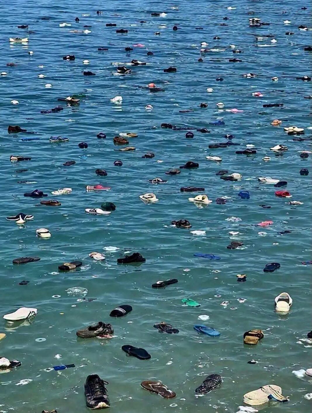 Ceuta: la ingenuidad de muchos, su deseo de creer en un milagro, una especie de lotería… Ceuta: la ingenuidad de muchos, su deseo de creer en un milagro, una especie de lotería…
