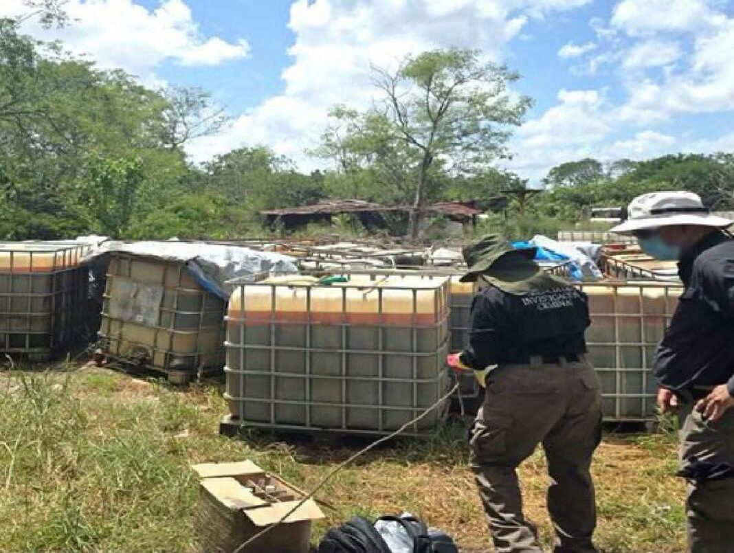 Tres personas detenidas por presunta venta ilegal de diésel en Umán Tres personas detenidas por presunta venta ilegal de diésel en Umán