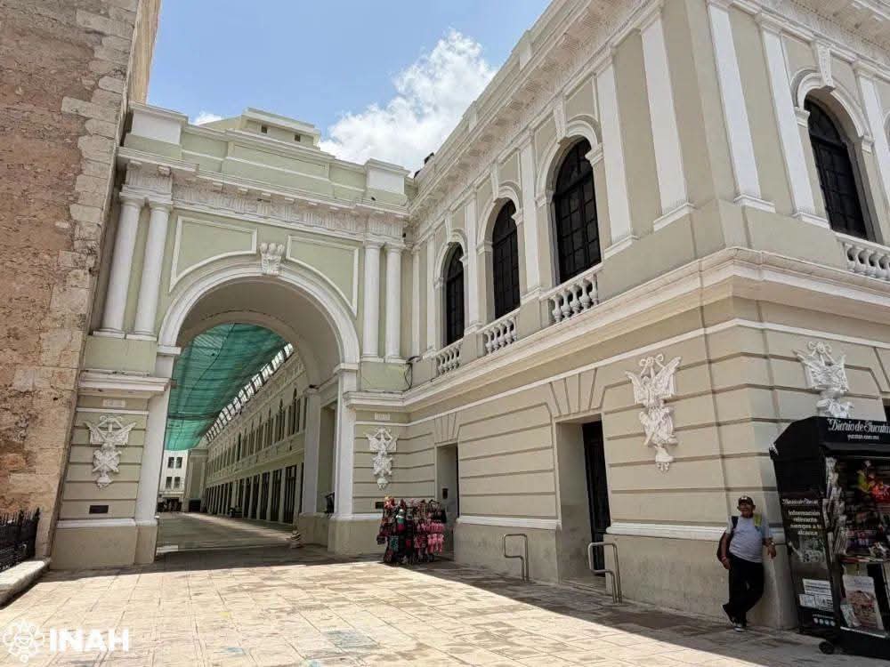 Gobierno Federal oficializó la entrega en custodia por destino del Ateneo Peninsular al INAH Gobierno Federal oficializó la entrega en custodia por destino del Ateneo Peninsular al INAH