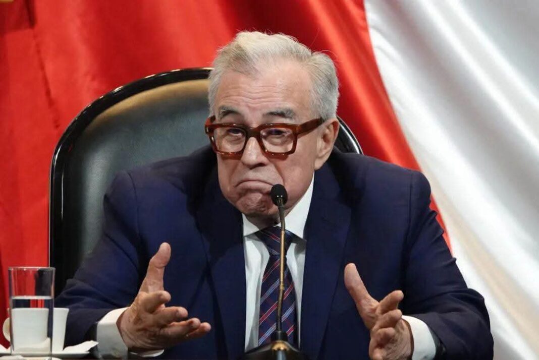 Nacional Rocha Moya duró 32 horas en el cargo; vuelve a solicitar licencia “por tiempo indefinido” como gobernador de Sinaloa Nacional Rocha Moya duró 32 horas en el cargo; vuelve a solicitar licencia “por tiempo indefinido” como gobernador de Sinaloa