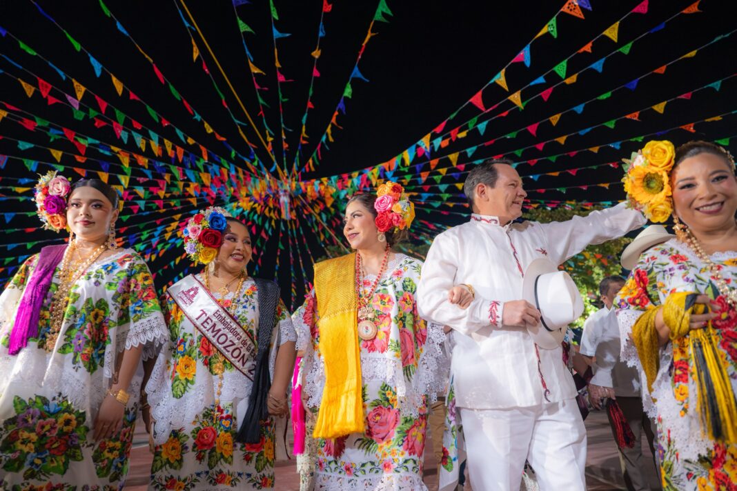 Renacimiento Maya fortalece tradiciones y raíces que dan identidad a Yucatán Renacimiento Maya fortalece tradiciones y raíces que dan identidad a Yucatán