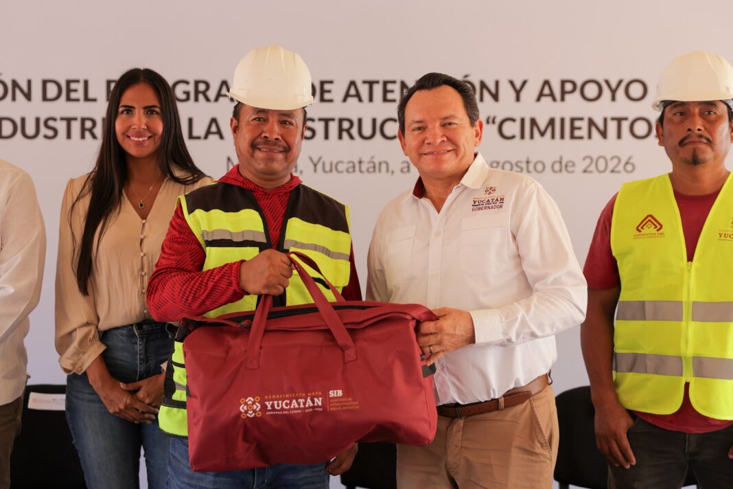 Reivindica el Gobernador Joaquín Díaz Mena a trabajadoras y trabajadores de la construcción Reivindica el Gobernador Joaquín Díaz Mena a trabajadoras y trabajadores de la construcción