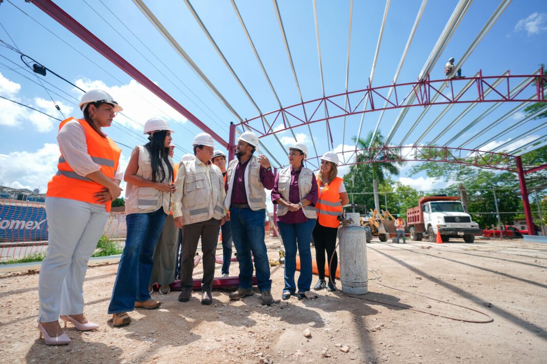 Luego de años de abandono, el Renacimiento Maya lleva bienestar a familias de Mérida con la modernización de espacios públicos Luego de años de abandono, el Renacimiento Maya lleva bienestar a familias de Mérida con la modernización de espacios públicos