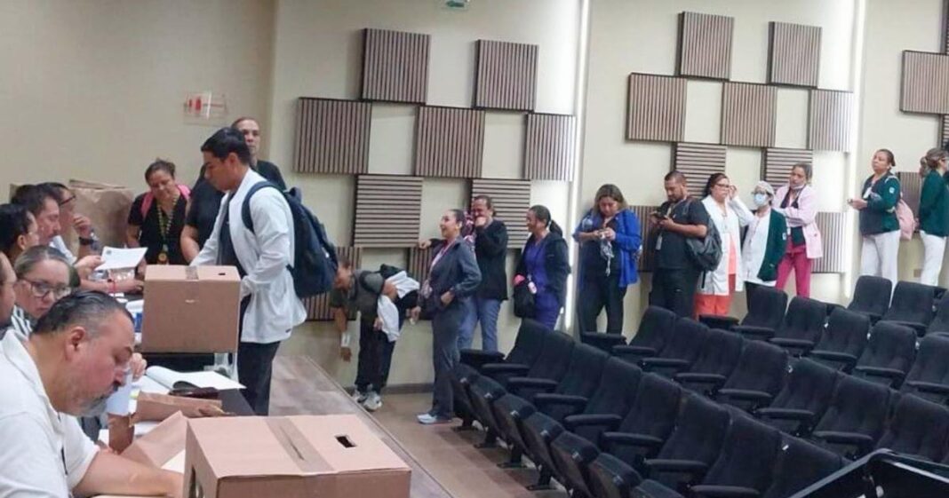 Trabajadores del IMSS rechazan el alza salarial del 2.9 por ciento Trabajadores del IMSS rechazan el alza salarial del 2.9 por ciento