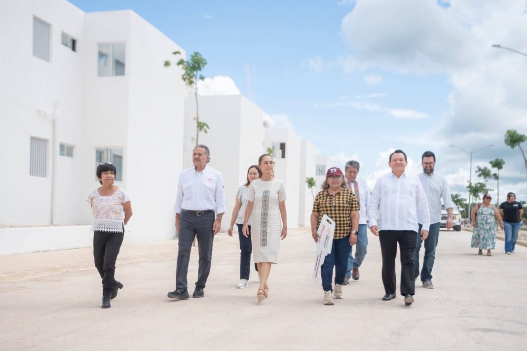 El sueño de una vivienda digna se hace realidad.Claudia Sheinbaum Pardo y el Gobernador Huacho Díaz Mena entregan 432 casas en Umán El sueño de una vivienda digna se hace realidad.Claudia Sheinbaum Pardo y el Gobernador Huacho Díaz Mena entregan 432 casas en Umán