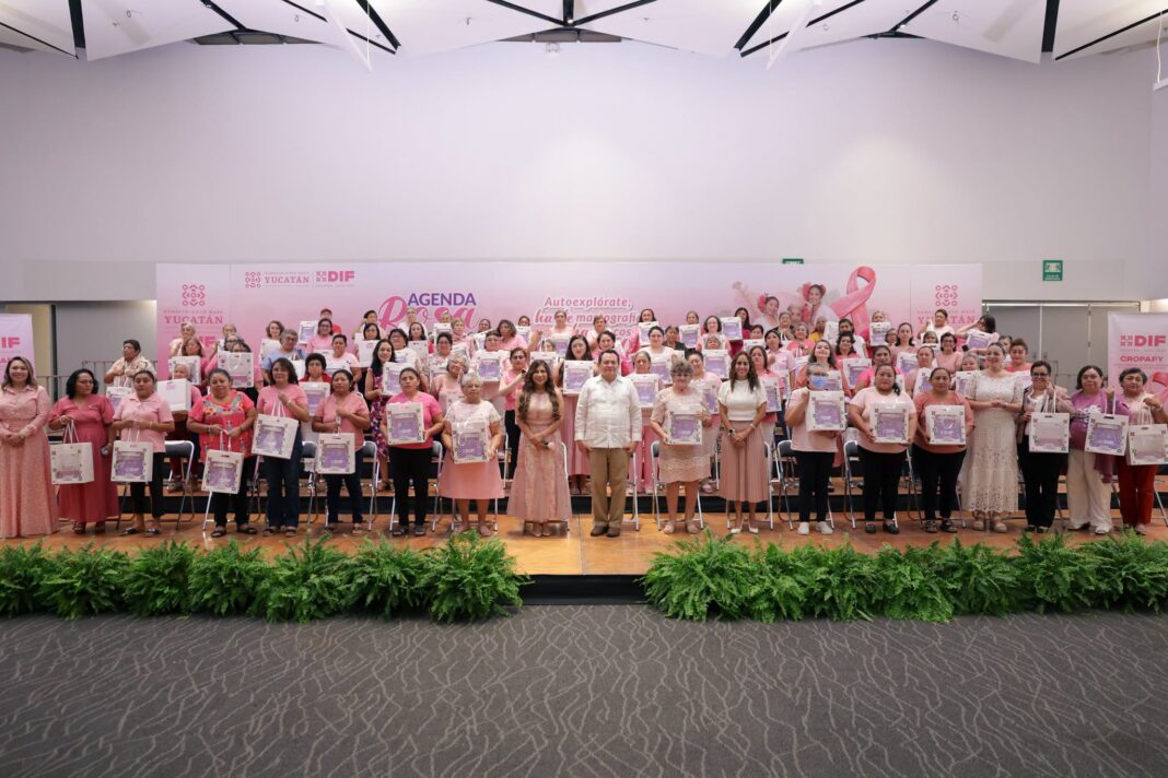 Después del cáncer, Fátima pidió a sus hijas tapar los espejos de su casa; 12 años después, a los 75, recibió su prótesis: el DIF entrega 100 kits al cierre de la Agenda Rosa Después del cáncer, Fátima pidió a sus hijas tapar los espejos de su casa; 12 años después, a los 75, recibió su prótesis: el DIF entrega 100 kits al cierre de la Agenda Rosa
